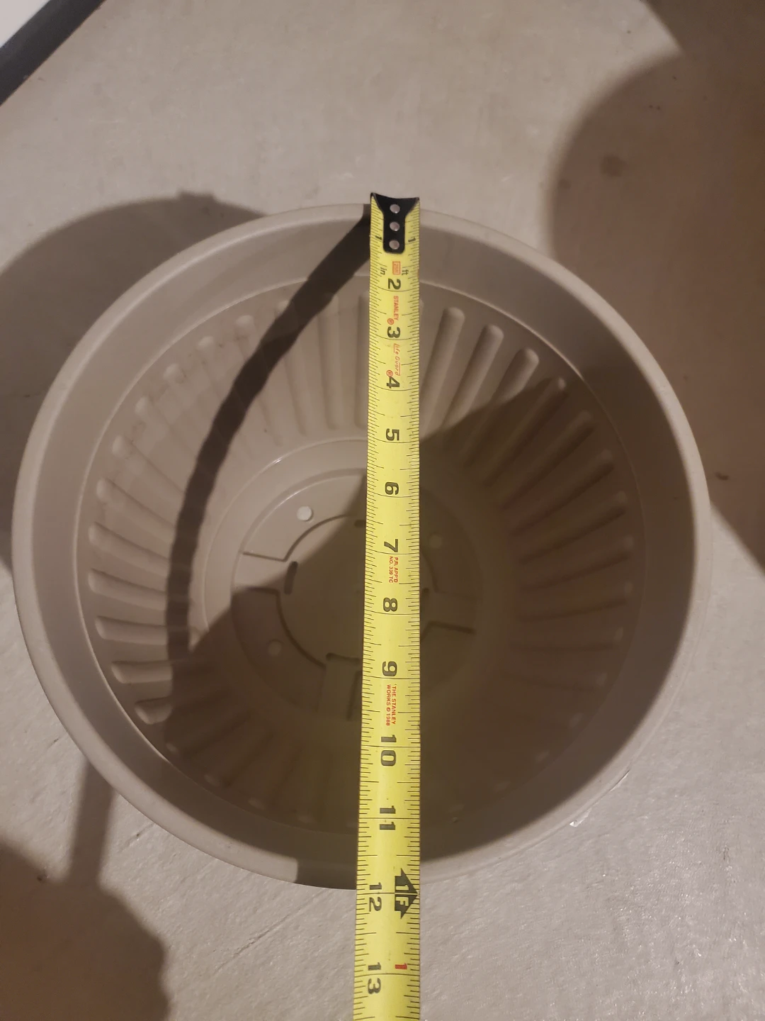 Tan Plastic Planters - 12 and 8 inch Diameter (Set of 18)