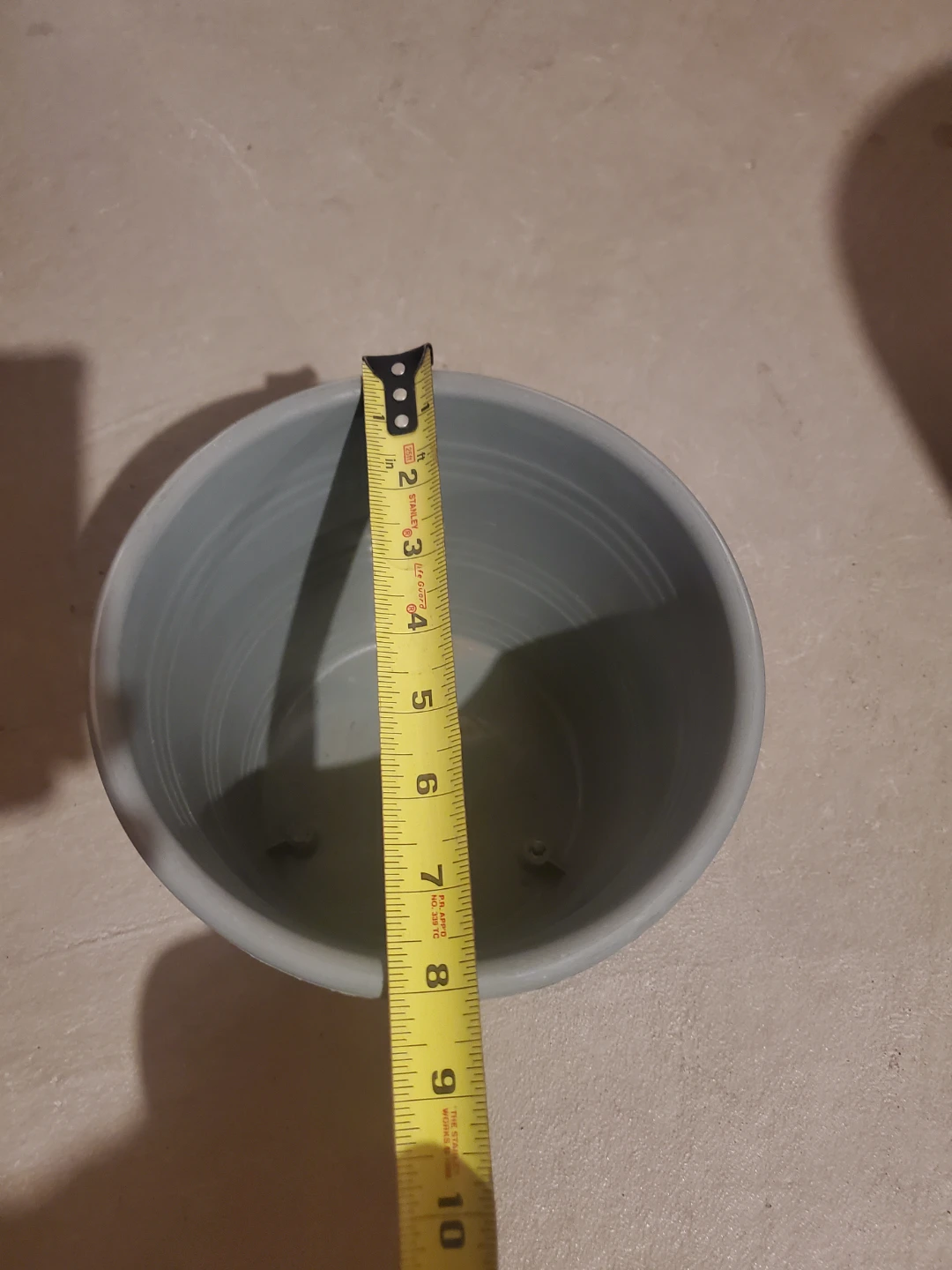 Tan Plastic Planters - 12 and 8 inch Diameter (Set of 18) - photo 5