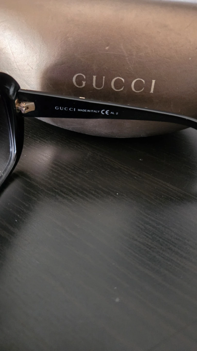 Gucci Sunglasses with Case - photo 3