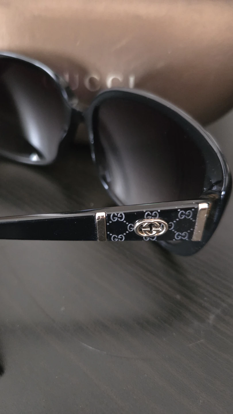 Gucci Sunglasses with Case - photo 4