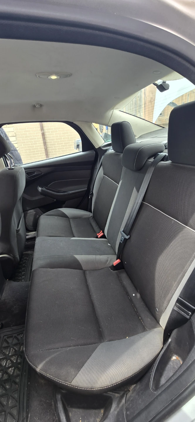 2012 Silver Ford Focus Car - photo 2