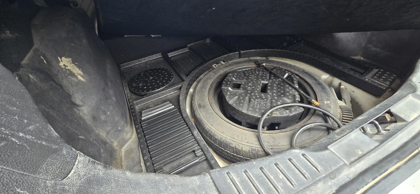 2012 Silver Ford Focus Car - photo 5