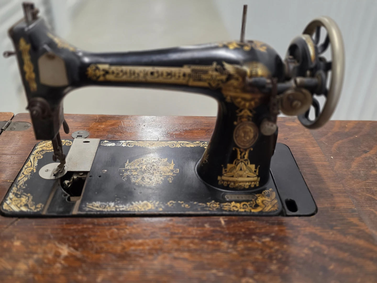 Singer Pedal sewing machine certainly 1910 - photo 2