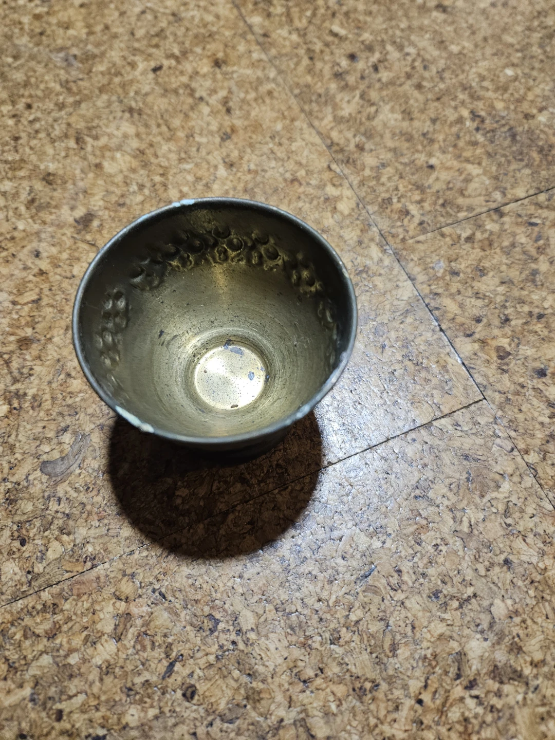 Vintage Metal Egg Cup Holder - photo 2