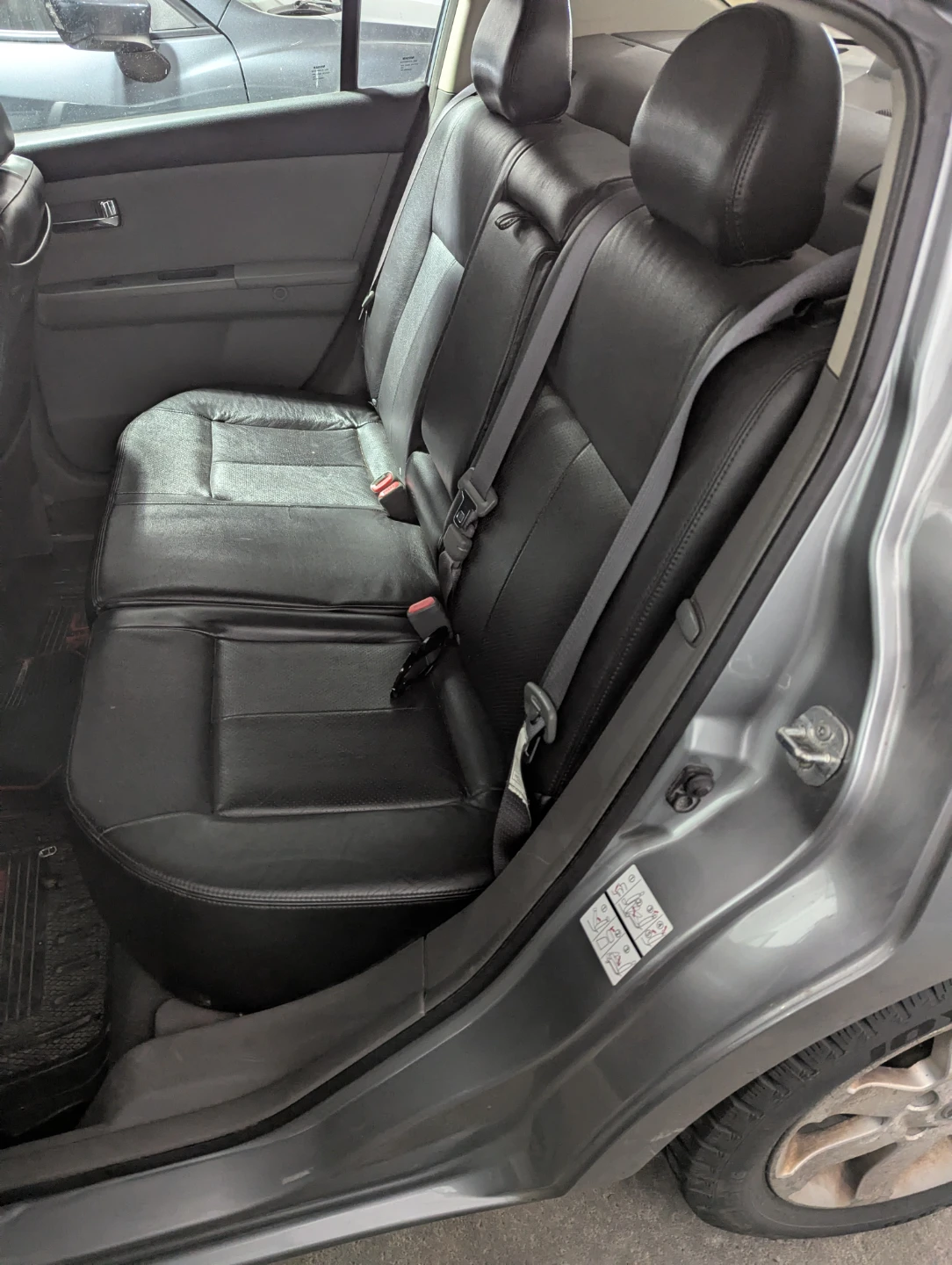 Nissan Sentra 2.0L Sedan - photo 4