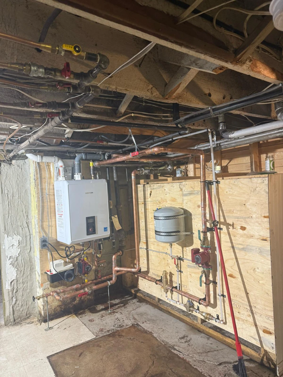 Tankless water heater - photo 4