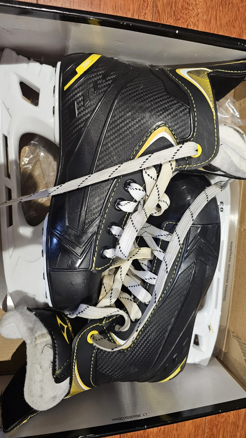 Vic Hockey Ice Skates Size 5 US - photo 2