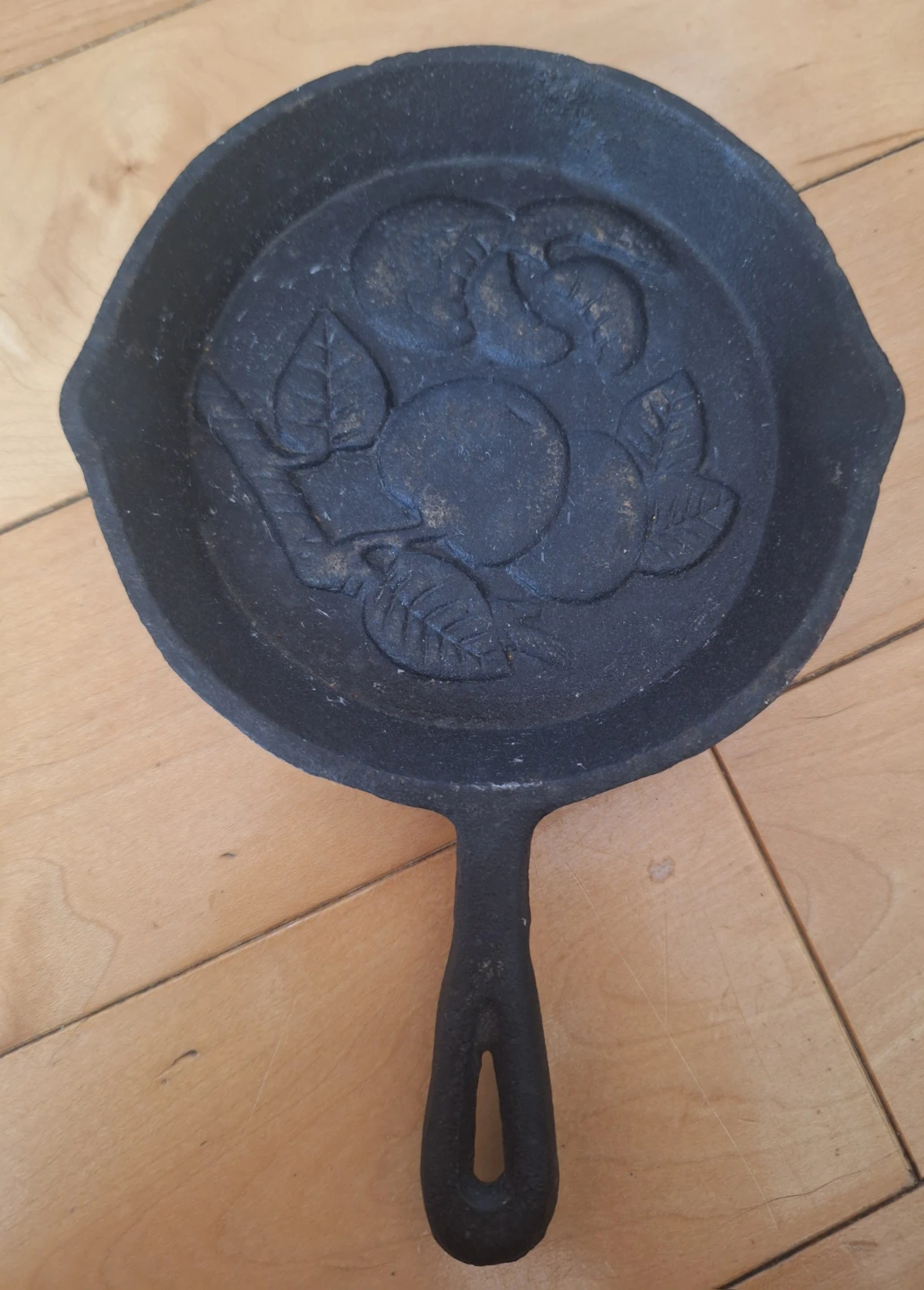 Vintage Cast Iron Skillets with Decorative Embossing - photo 4