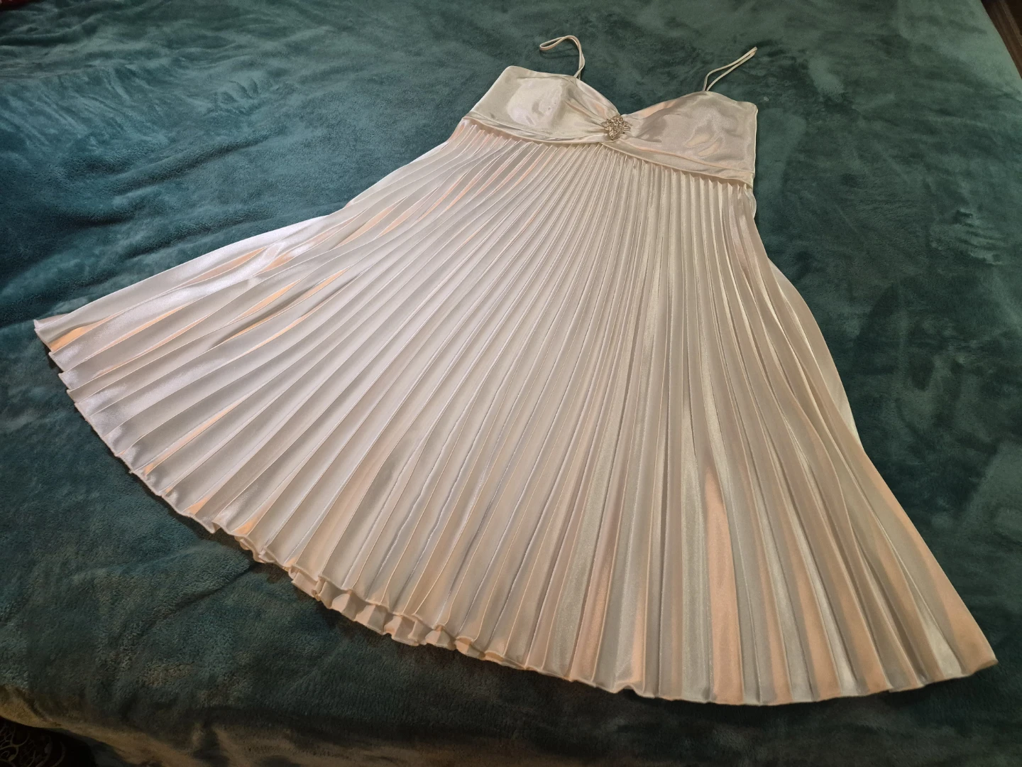 Sally USA White Pleated Dress Size L - photo 2