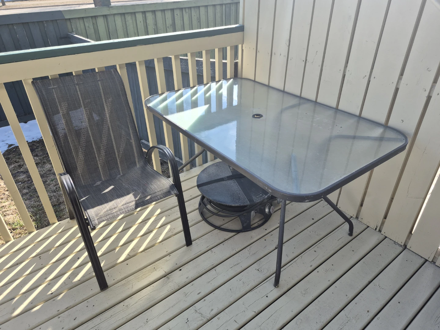 Glass Top Patio Table and Chair Set(4)