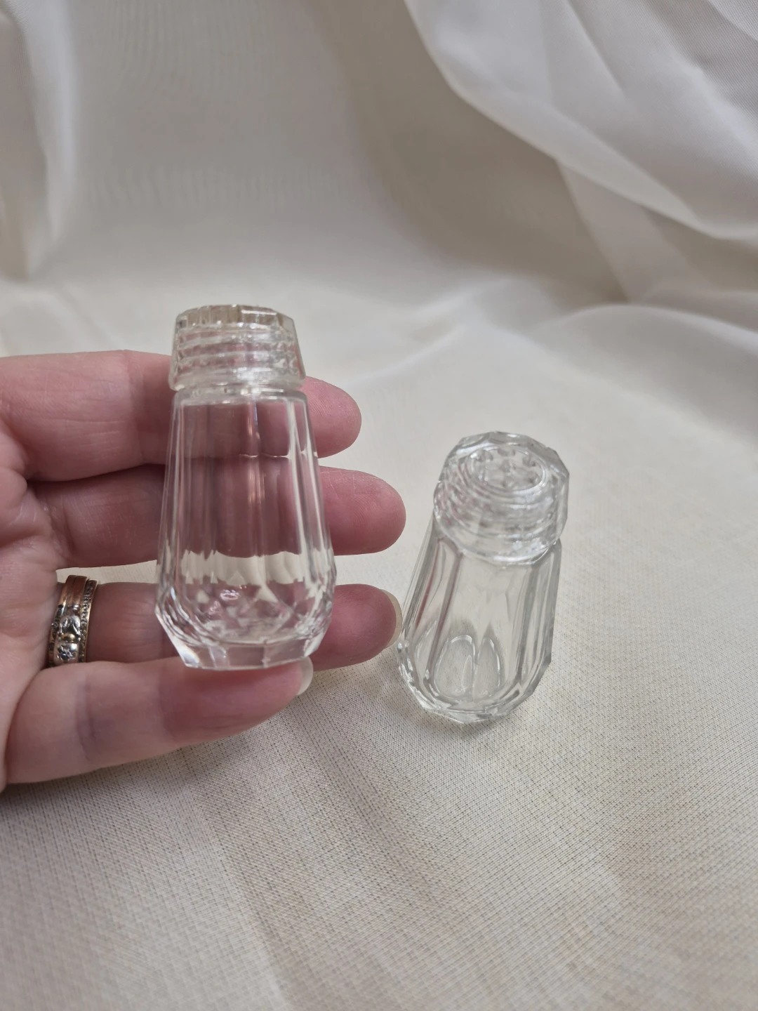 Cute Little Vintage 2 1/4" Glass Salt & Pepper Set - photo 3