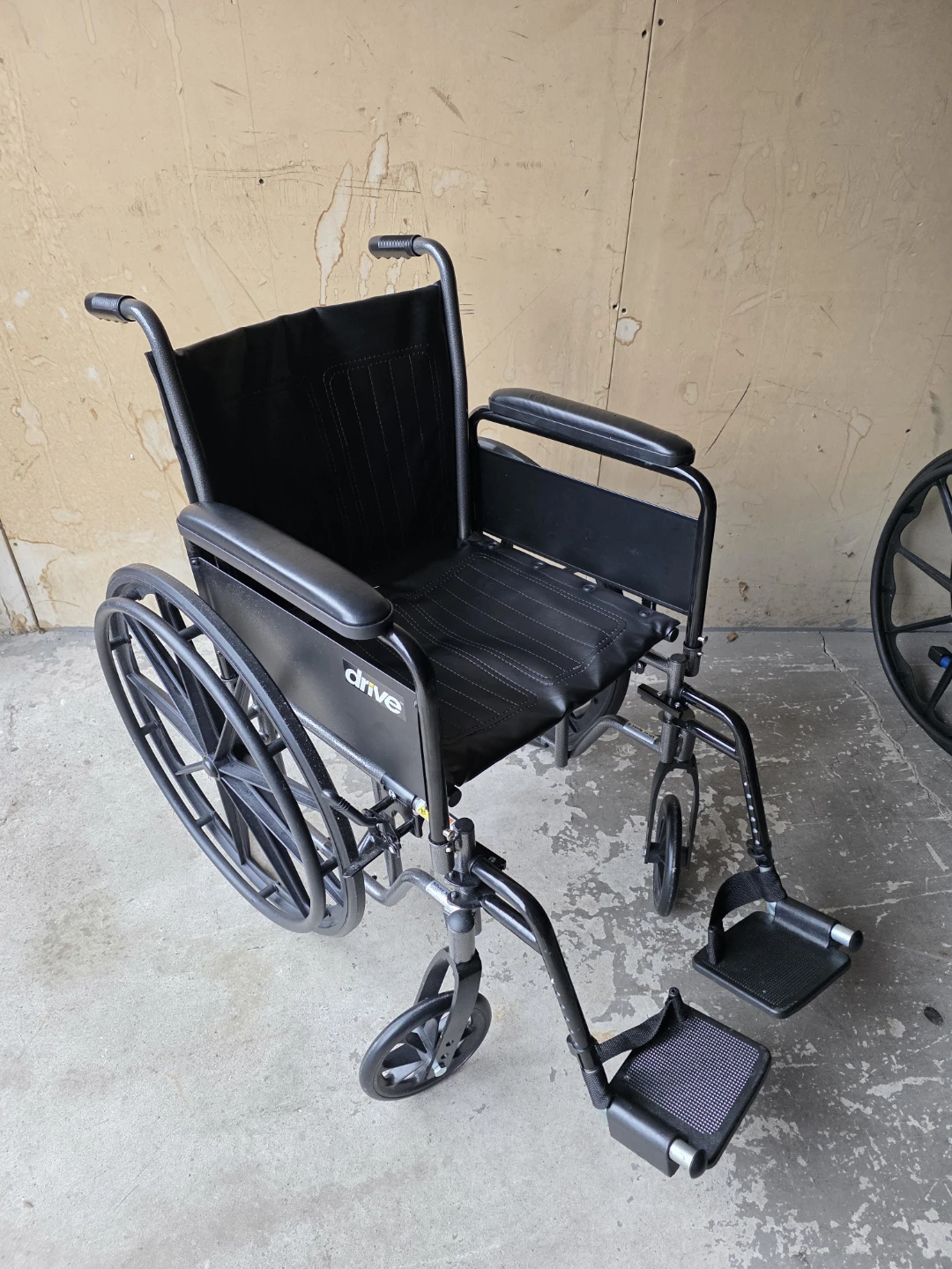 Wheelchair with 18" seat