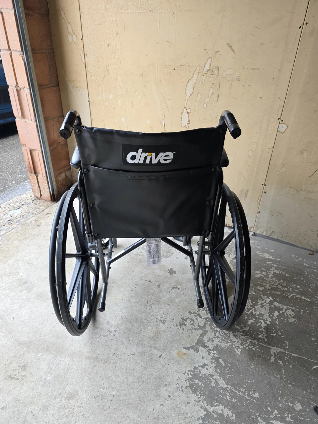 Wheelchair with 18" seat - photo 3