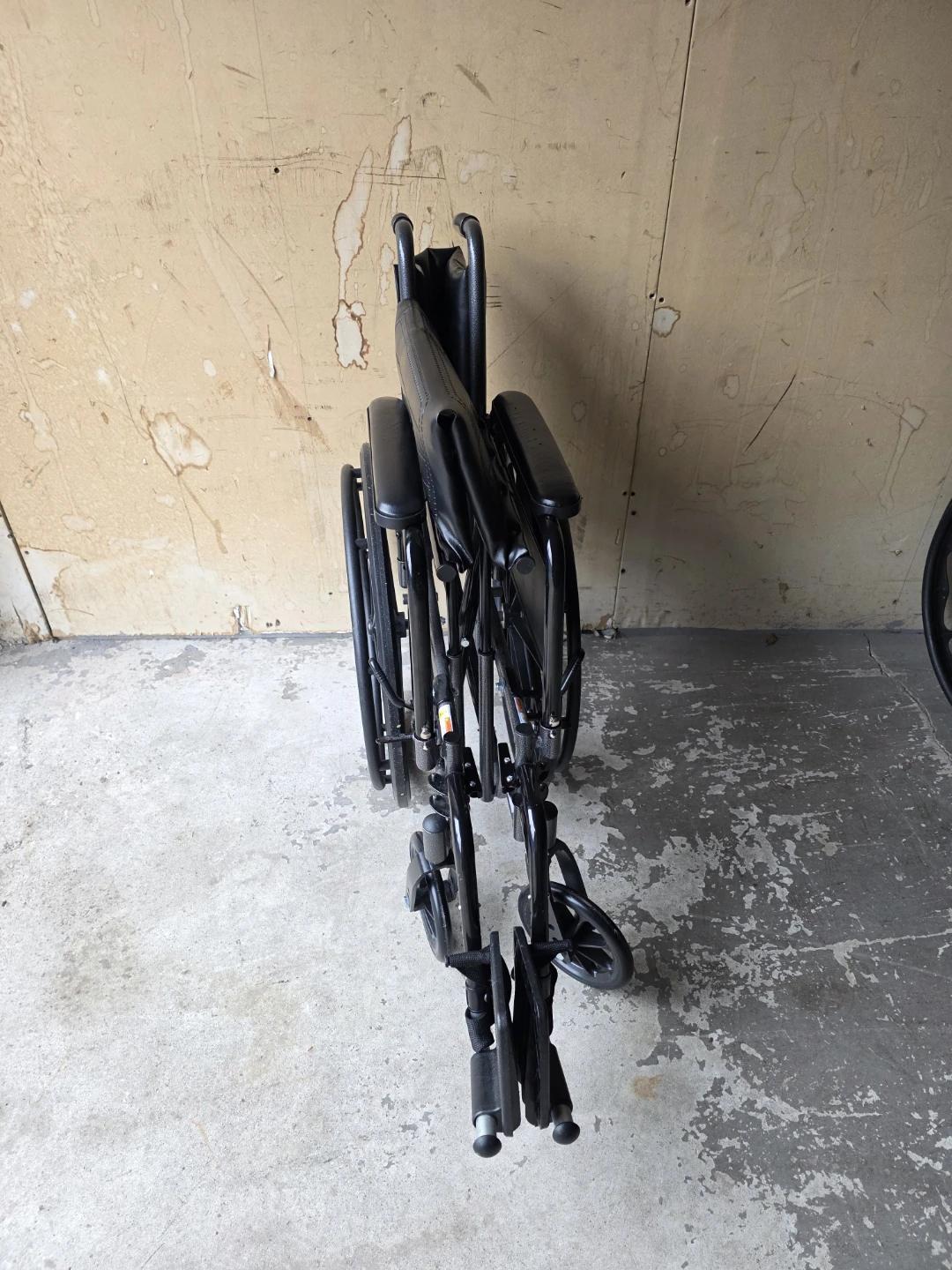 Wheelchair with 18" seat - photo 4
