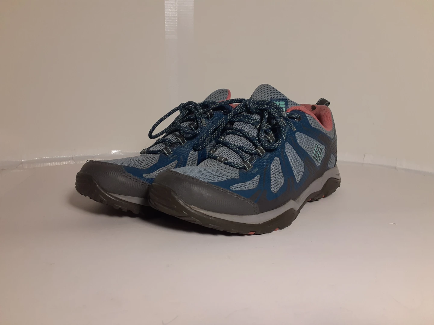 Columbia - Women's Trail Shoes | S: 7.5 - photo 2