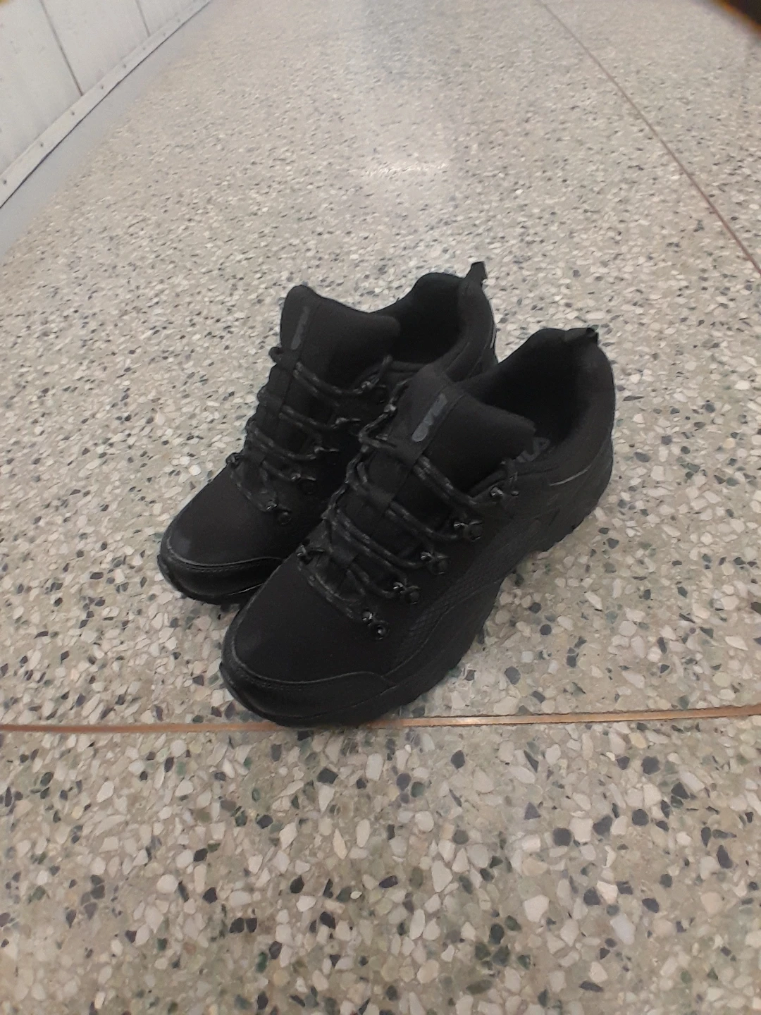 Black Fila RuShoes Men's Size 10 - photo 3