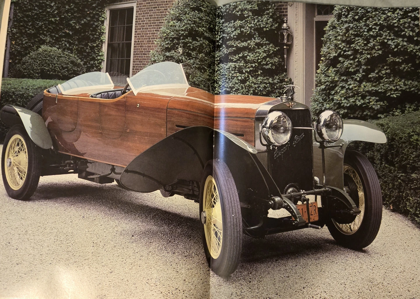Macdonald Classic Cars Book: Thoroughbreds of the Road - photo 3