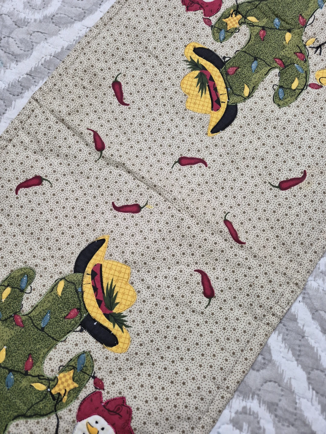 So Cute 100% Cotton 36" x 13" Holiday Christmas Quilted Table - photo 4