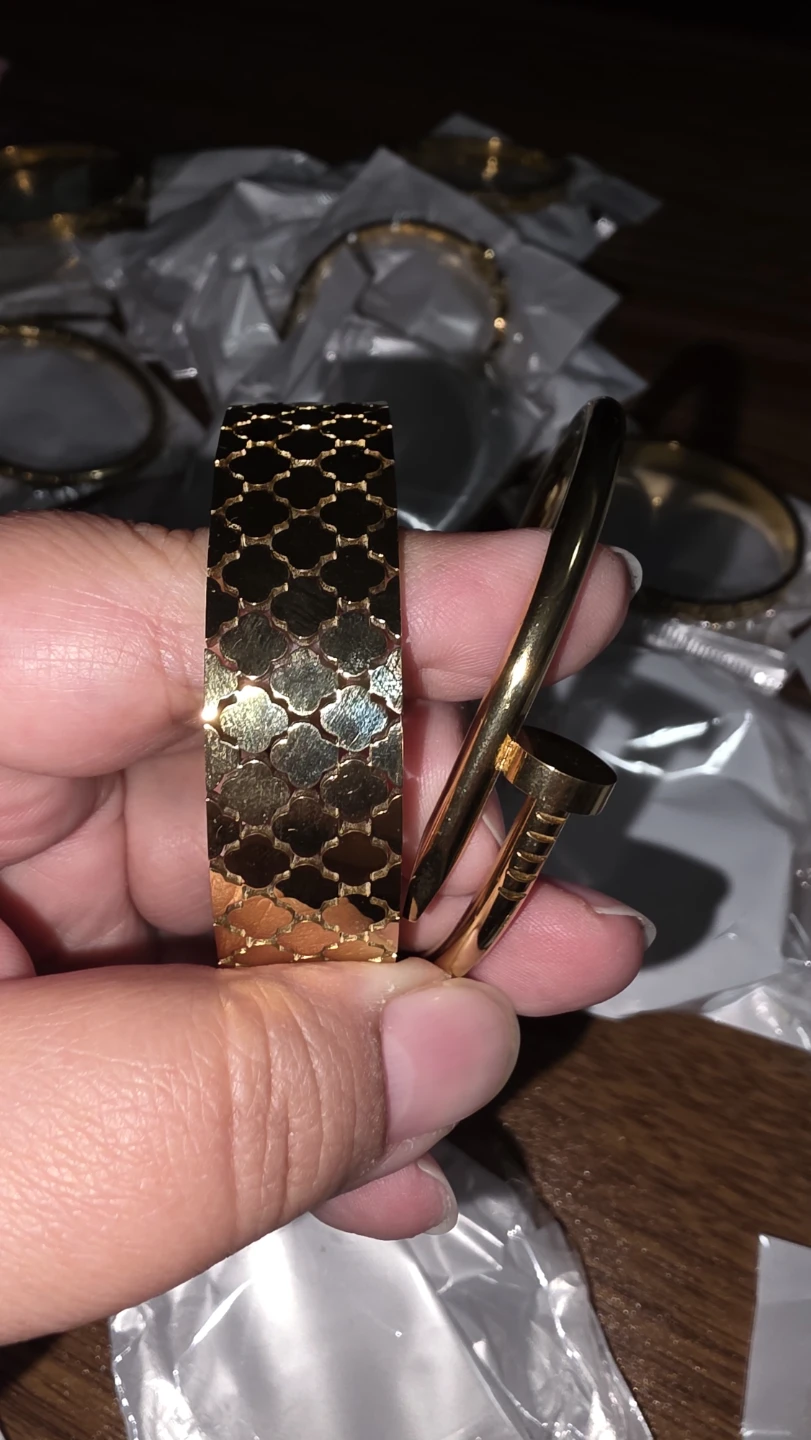 Women's Bracelets - Gold Tone - photo 4