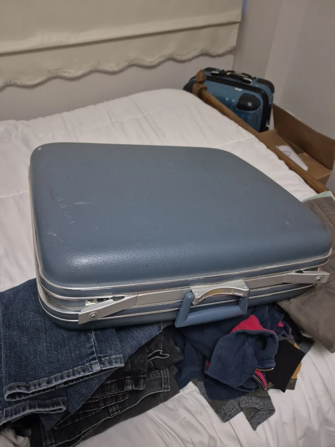 Blue Vintage Suitcase with Speaker - photo 2