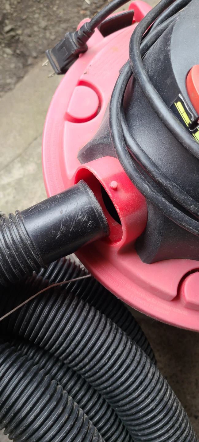 Small Shop Vac. *Needs Hose Adapter - photo 2
