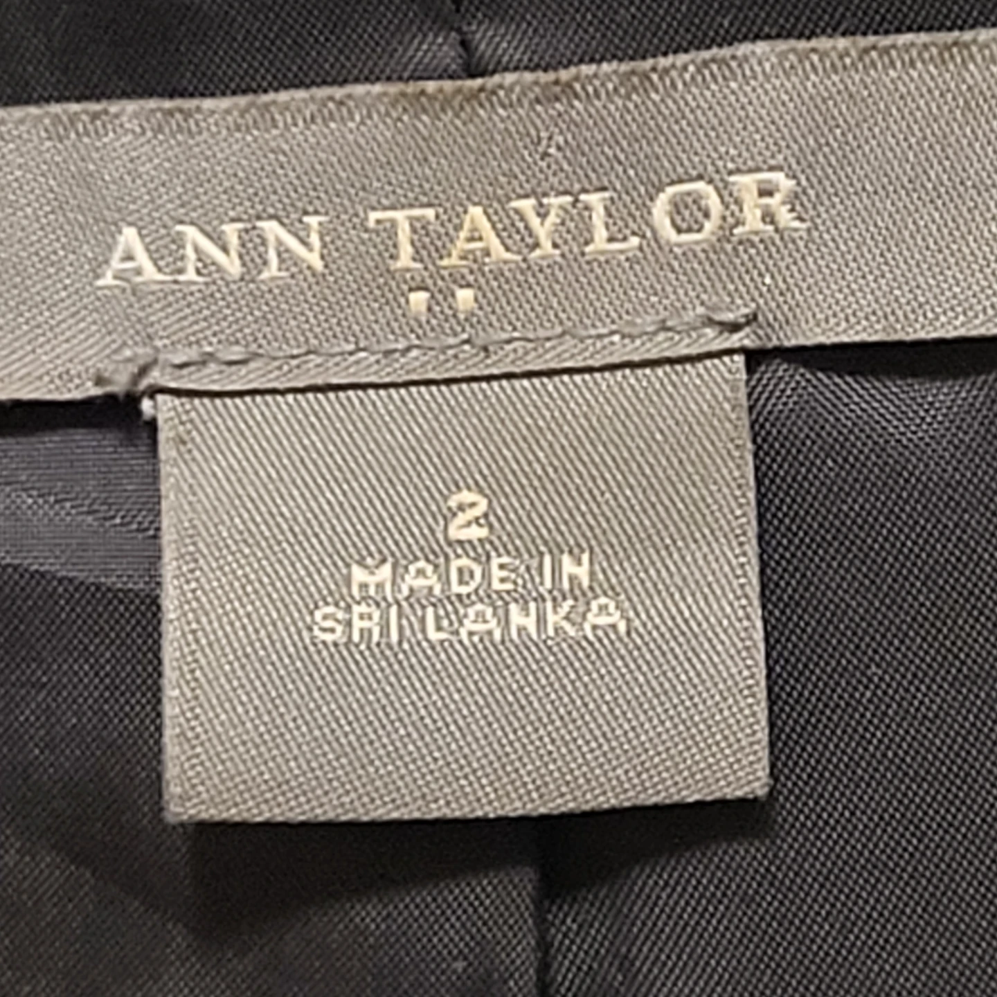 Ann Taylor Black & White Geometric Blazer Like New Size 2 - photo 3