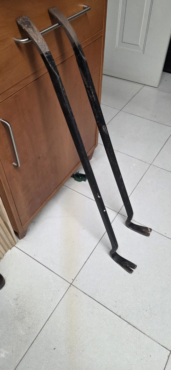 2 Crowbars