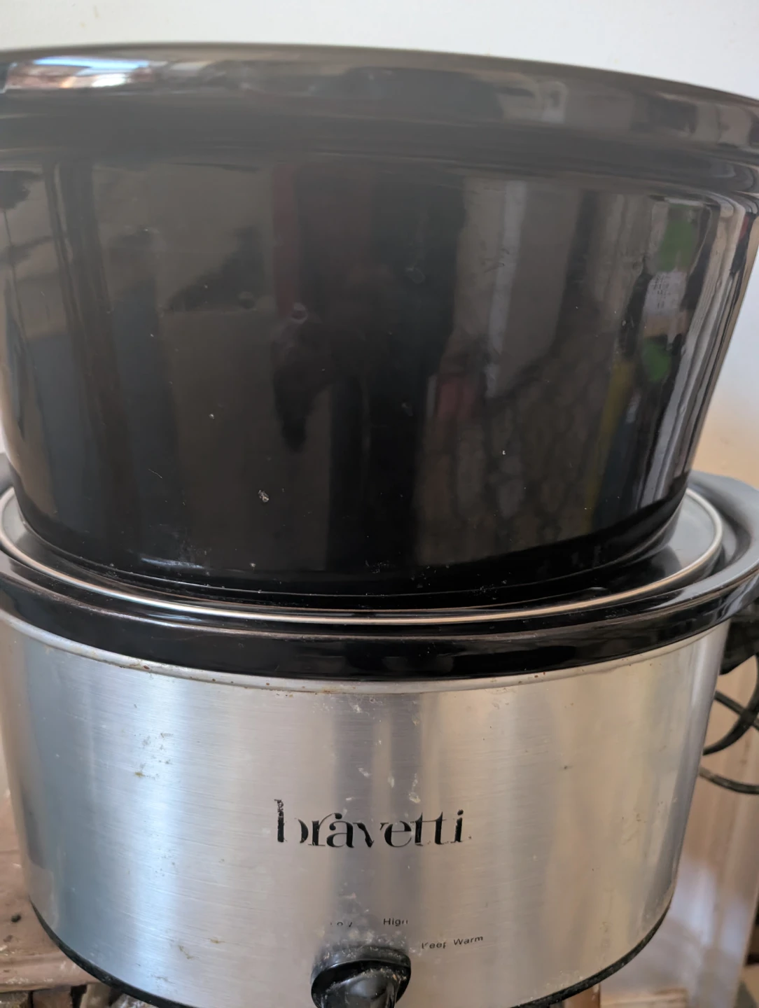 Slow cooker.Bravetti Slow Cooker with two inserts