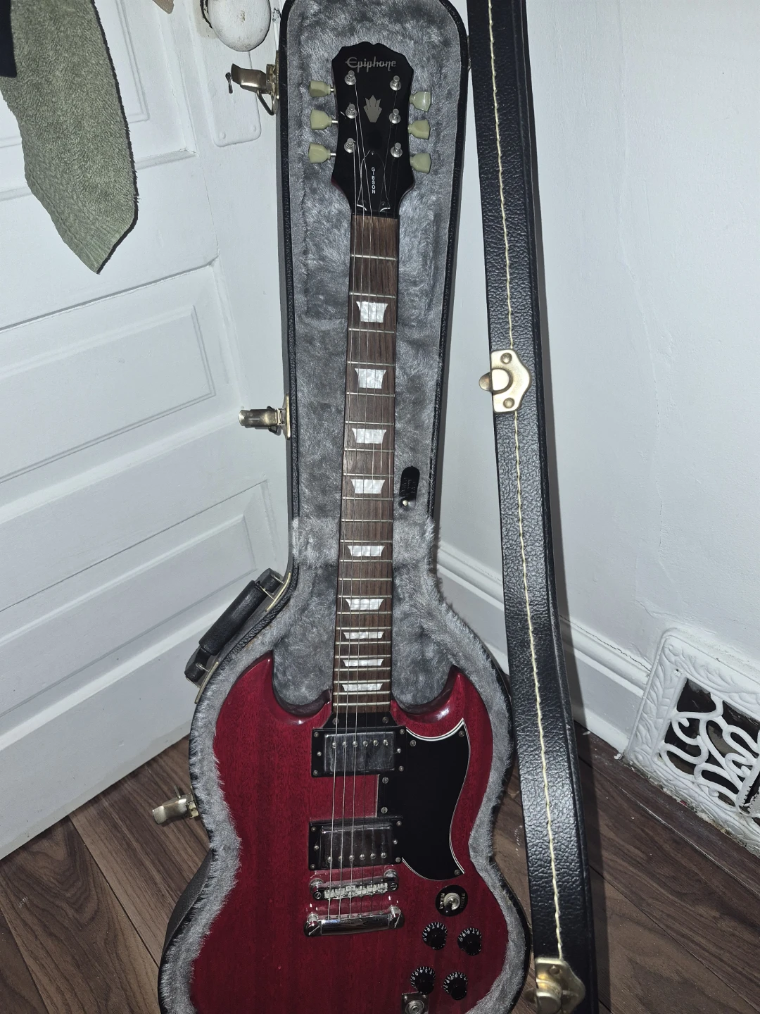 Epiphone Electric Guitar