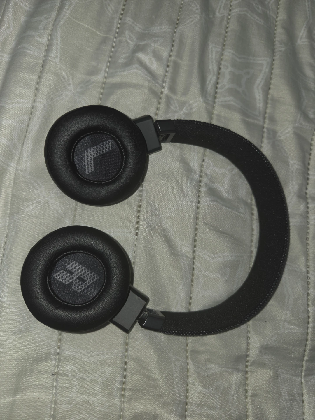JBL Wireless Headphones - photo 2