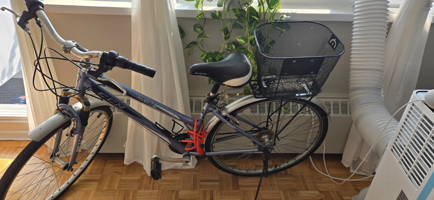 CCM Avebury Hybrid Bike with Basket