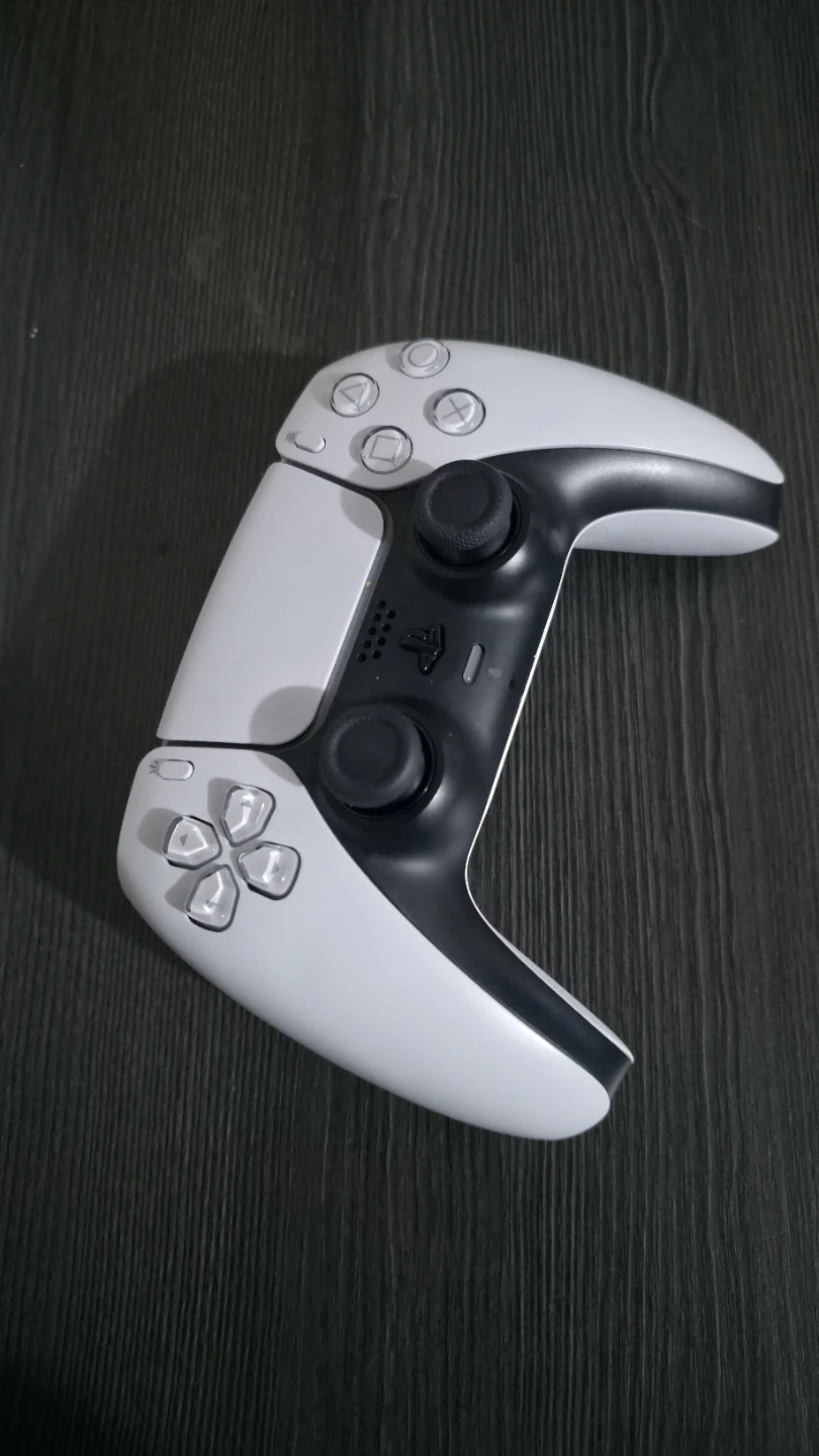 Sony PlayStation 5 DualSense Wireless Controller - photo 3