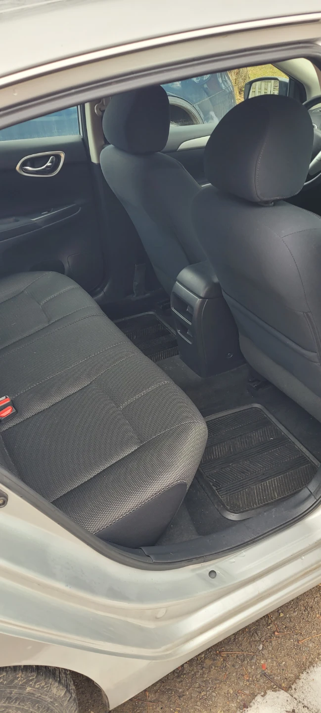Nissan Sentra used car - photo 4