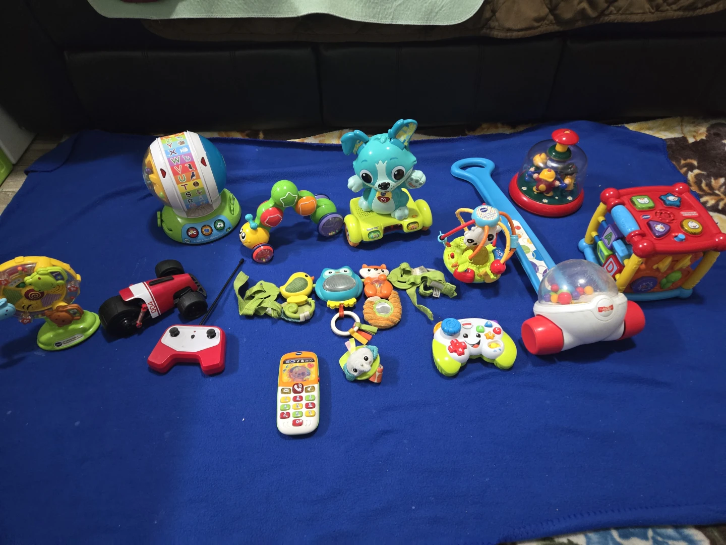 13 Various Toys all with batteries - photo 2