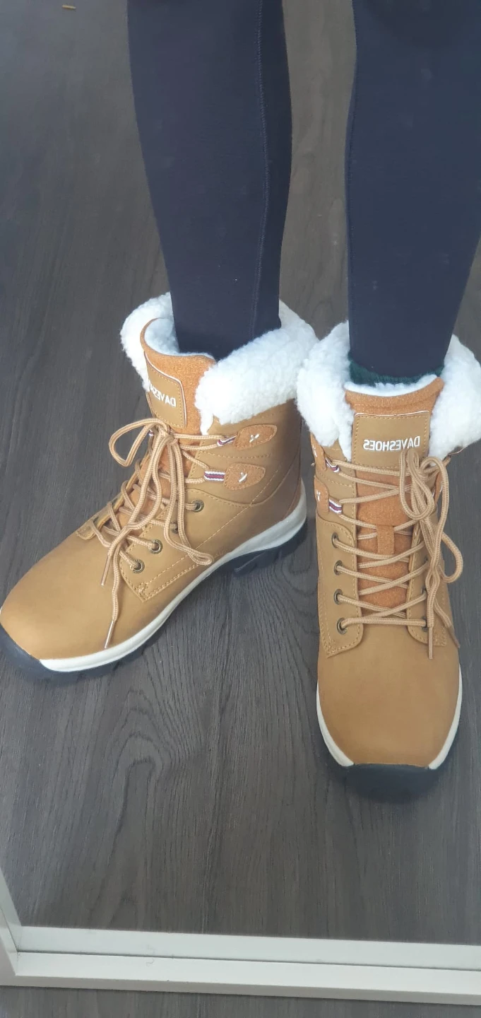 DAVESHOES Women's Tan Fur Lined Winter Boots