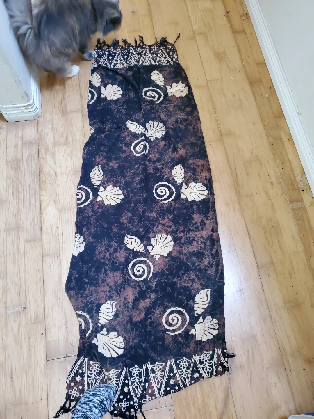 Scarf with Shell and Swirl Pattern - photo 3