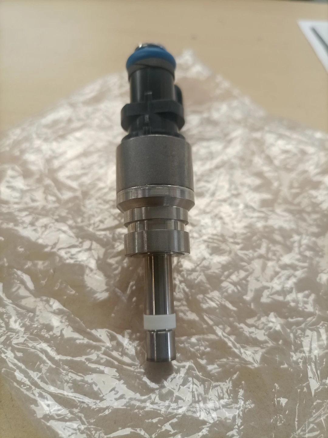 Isuzu Fuel Injector ASM 98254506 - photo 2