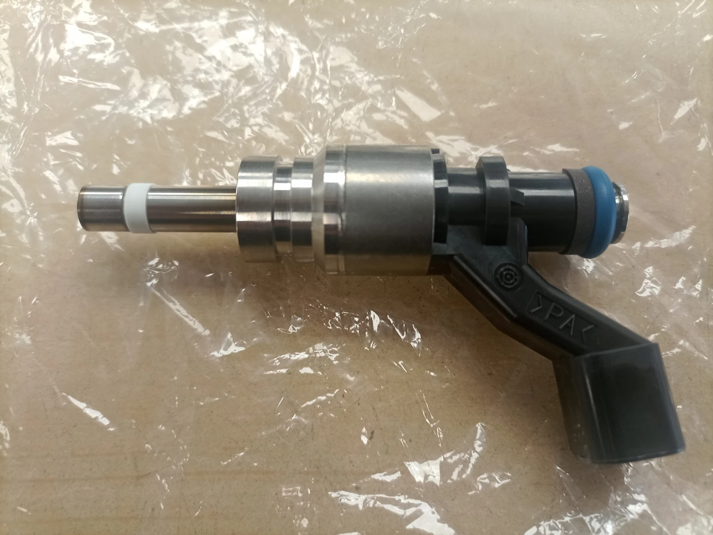 Isuzu Fuel Injector ASM 98254506 - photo 4