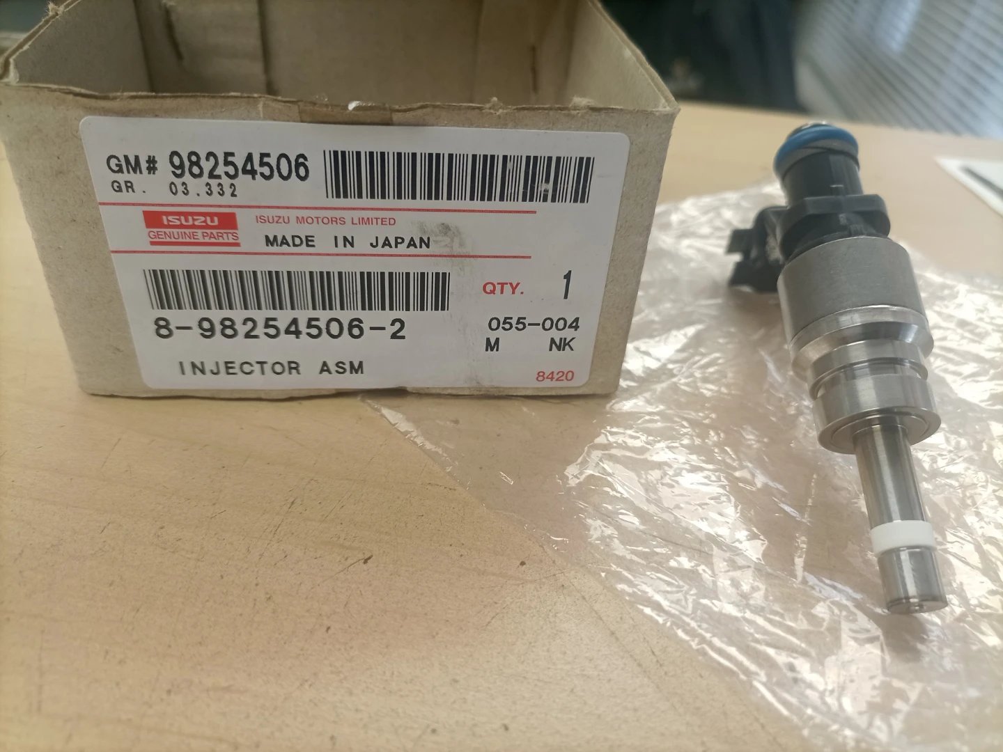 Isuzu Fuel Injector ASM 98254506 - photo 5