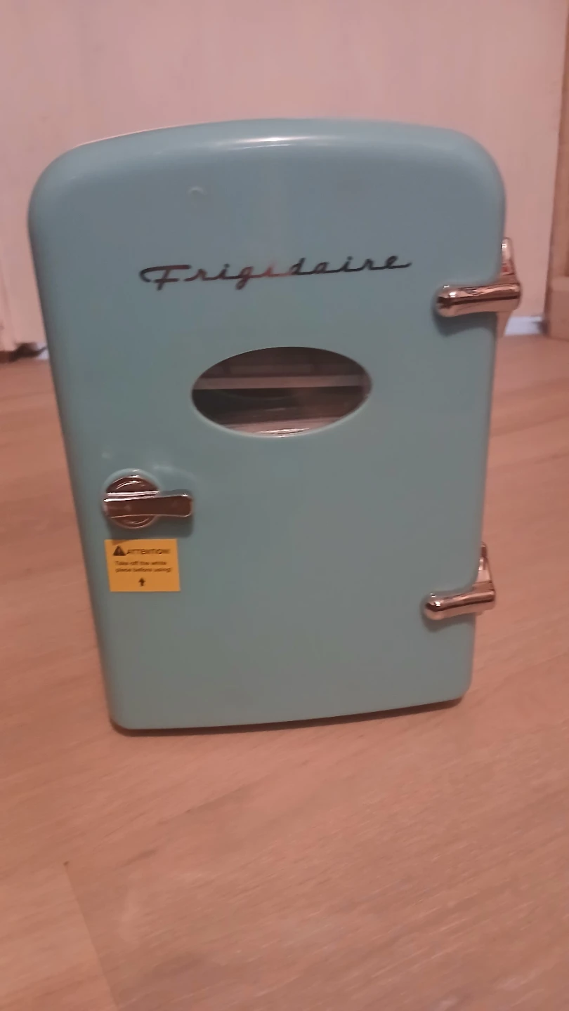 Frigidaire Mini Fridge
