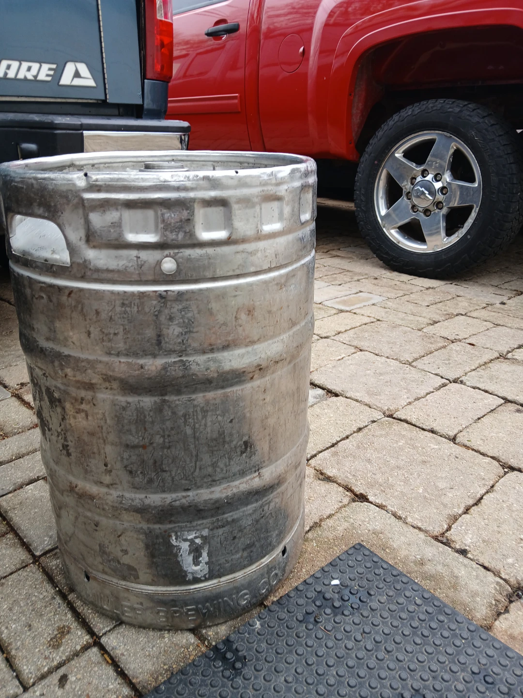 15.5 gal Beer Keg It's empty.
