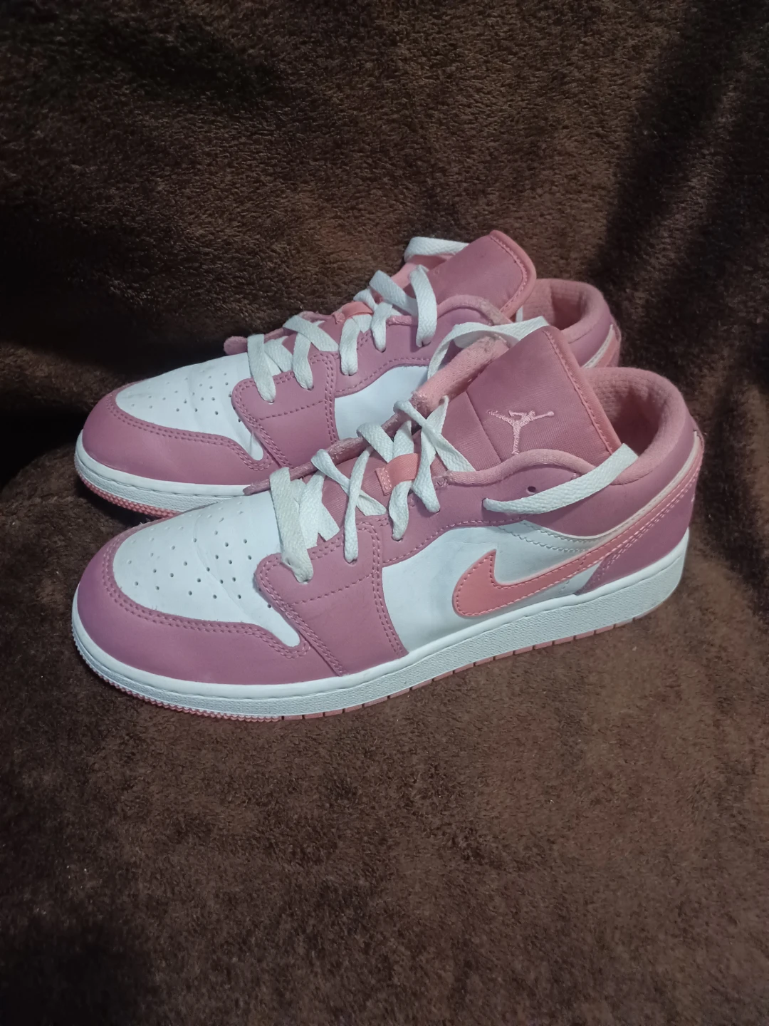 Jordan 1 low desert berry size 7y