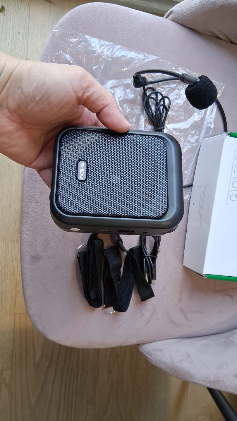 Super Loud Amplifier Bluetooth, Aux Line-In, Wearable Headset