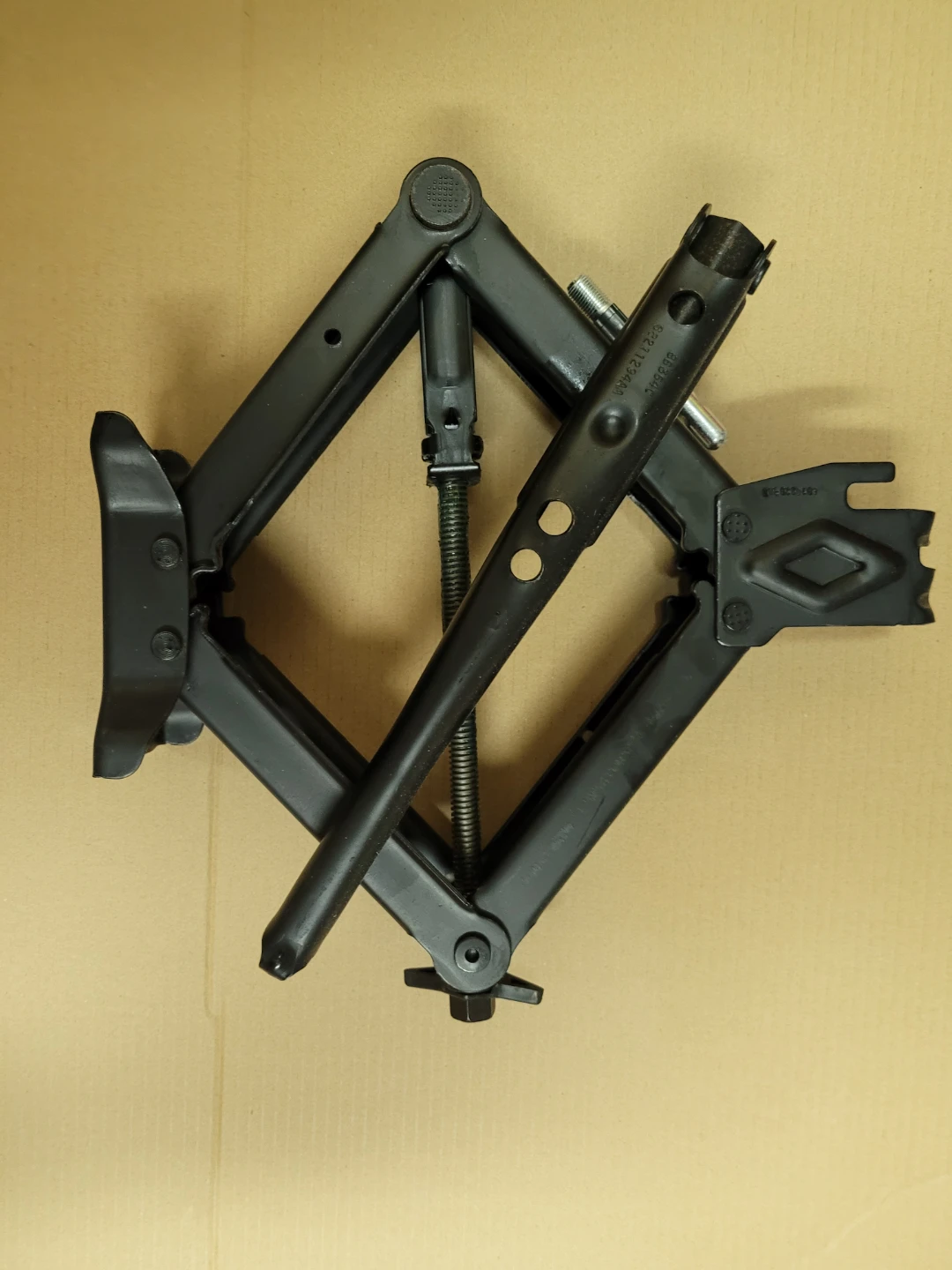 NEW Jeep Cherokee Spare Tire Kit - Complete with Jack & Tool - photo 3