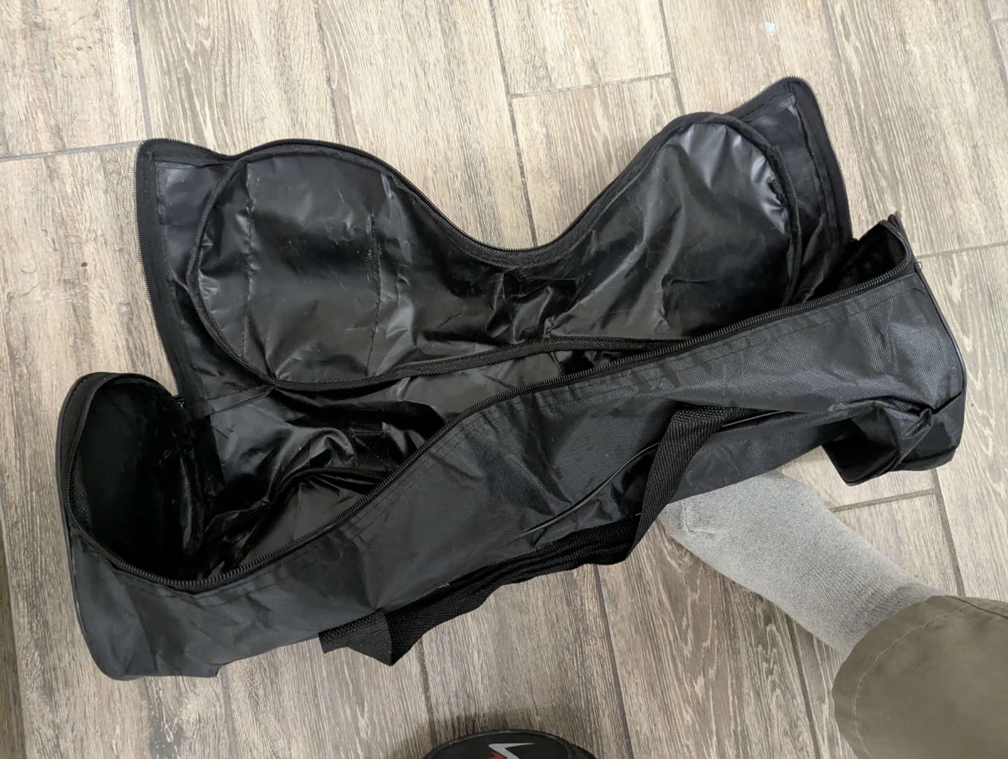 Weelmotion Hoverboard,  case and charger. - photo 4