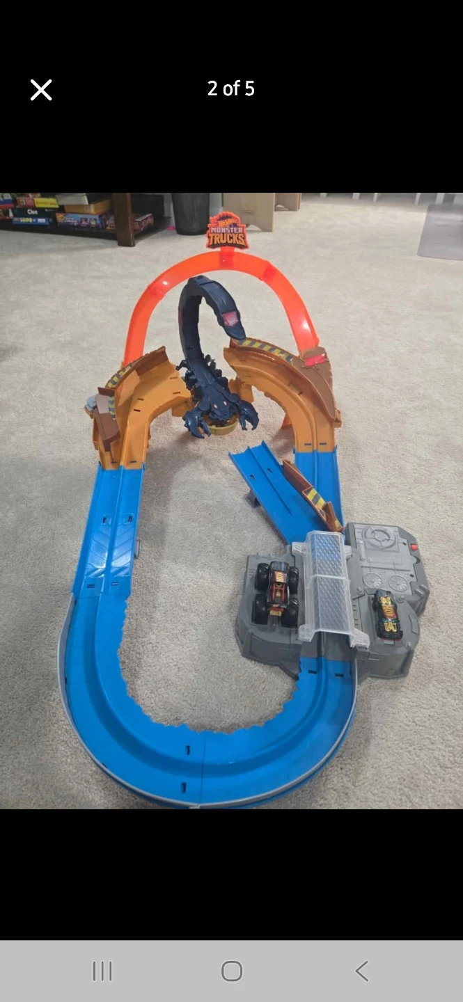 Hot Wheels Monster Trucks Scorpion Sting Arena Playset