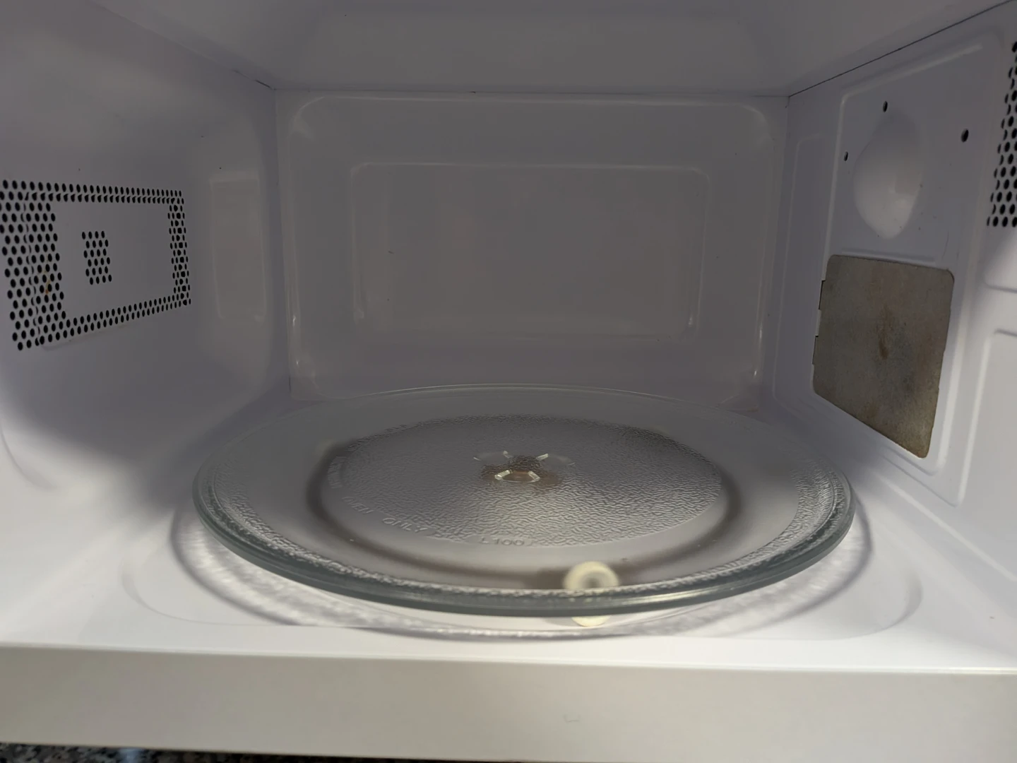 Master Chef 0.7 cu. ft. Countertop Microwave - 700W - photo 3