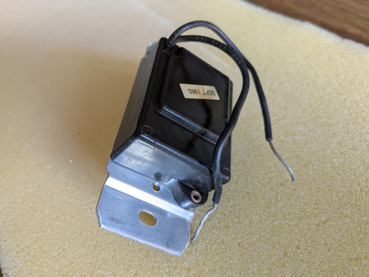 Leviton 600W 120V Incandescent Fixture Switch - photo 4