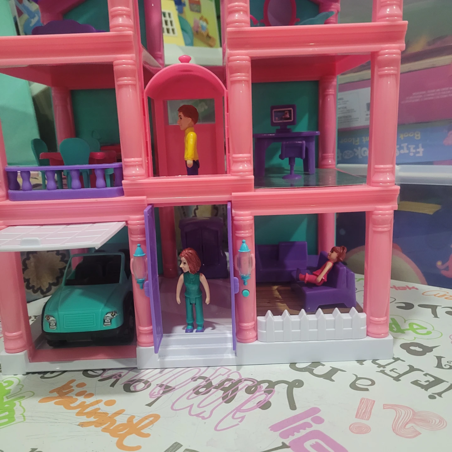 Dollhouse with Furniture and Car - photo 3