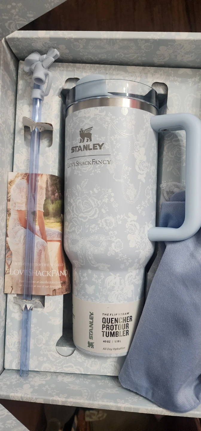Stanley x LoveShackFancy Quencher Tumbler 40oz - photo 3